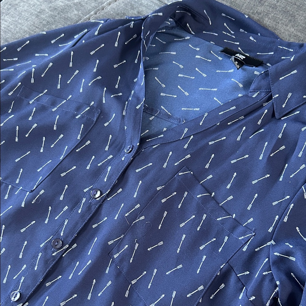 Women’s Navy Arrow-Print Button Down Shirt